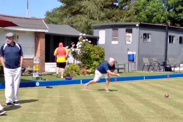 Lady bowlers bounce back at home to Troedyrhiw