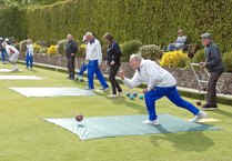 Guest bested after bowlers grin and bear it against Garn