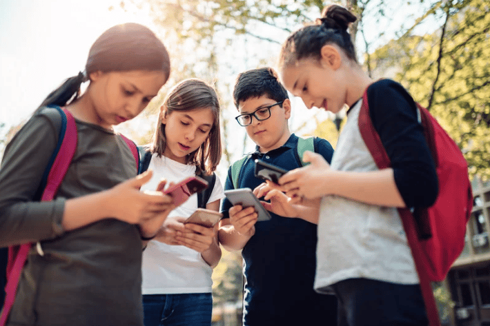 UK government has unveiled plans to ban under-16s from accessing social media from next spring