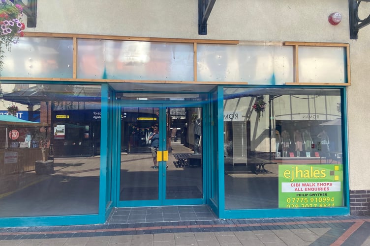 Former poundland in Abergavenny
