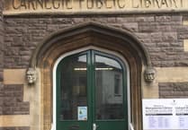 The stone heads of Abergavenny’s old library get a brand new plaque!