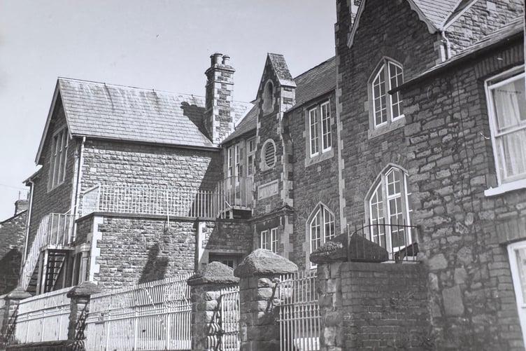 Victoria Street School