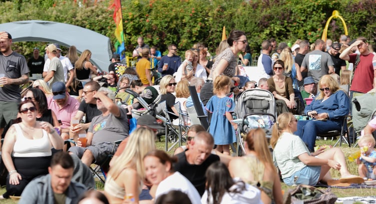 Gilfest crowd 2026