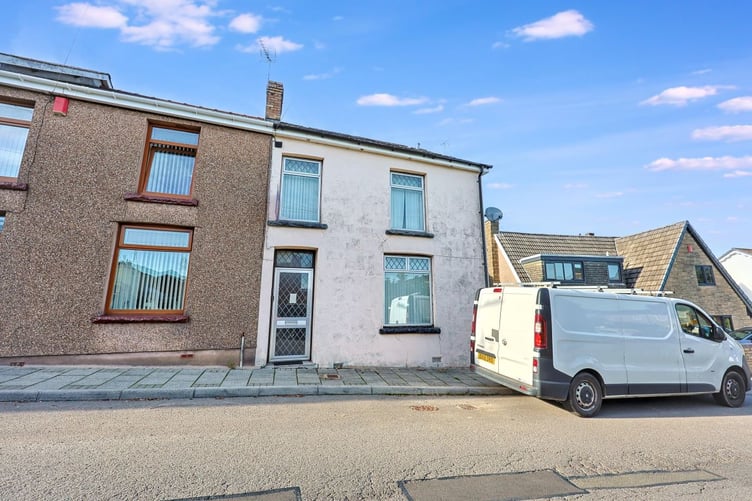 Terraced house for sale
