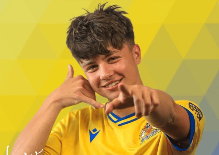 Former Barry Town United player Joe Beynon opened his Abergavenny account with a second-half equaliser