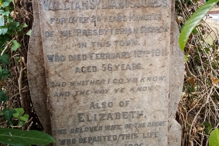 An old gravestone