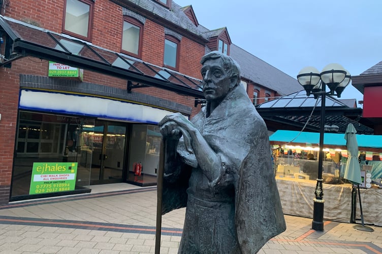 Statue in Cibi Walk