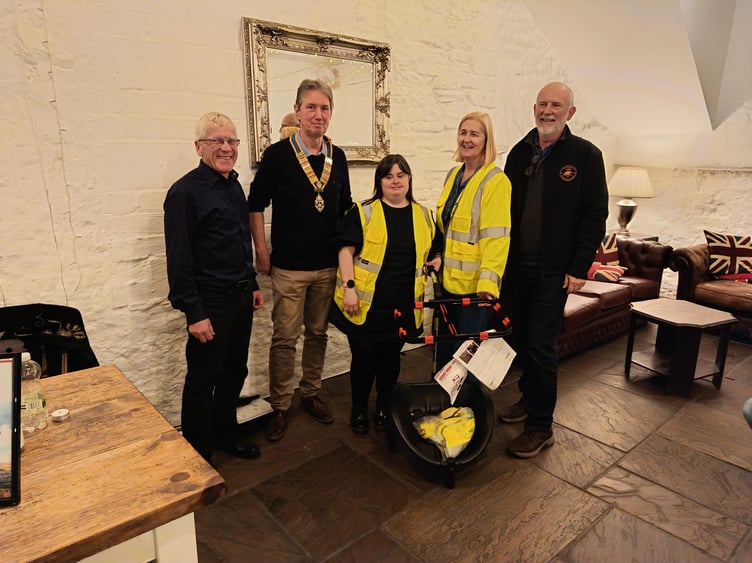 Pictured with one of the new
handcarts is (from L to R) Andrew Stumpf (Keep Wales Tidy), Rotarian
Trevor Morgan, Amy Dando and Denise Quarrington from KAT, and David Tod
from Abergavenny Rotary.